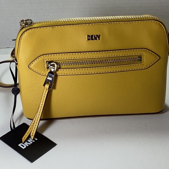 DKNY Classic Chelsea Dome Cbody - Picture 6 of 6